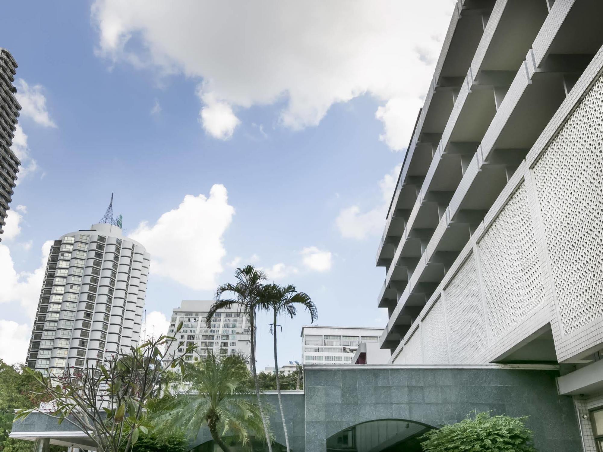 The Park Hotel Bangkok Exterior photo